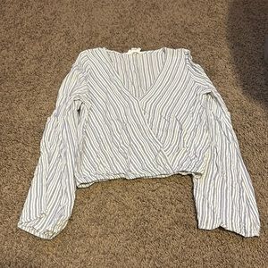 Sadie & Sage faux wrap top size small